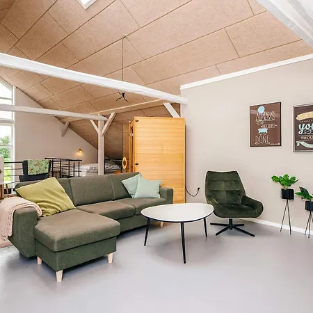 4 Star In Henne Сasa de vacaciones Henne Strand