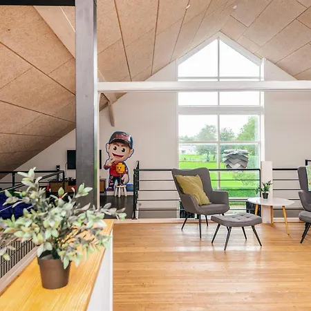 4 Star In Henne Сasa de vacaciones Henne Strand