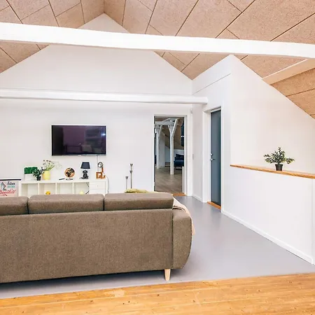 4 Star In Henne Henne Strand