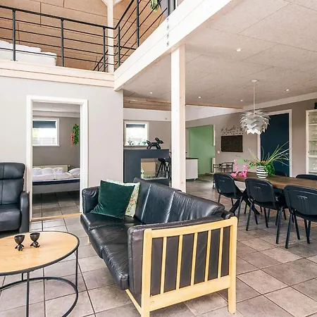 4 Star In Henne * Henne Strand