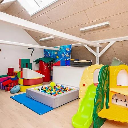 4 Star In Henne Сasa de vacaciones